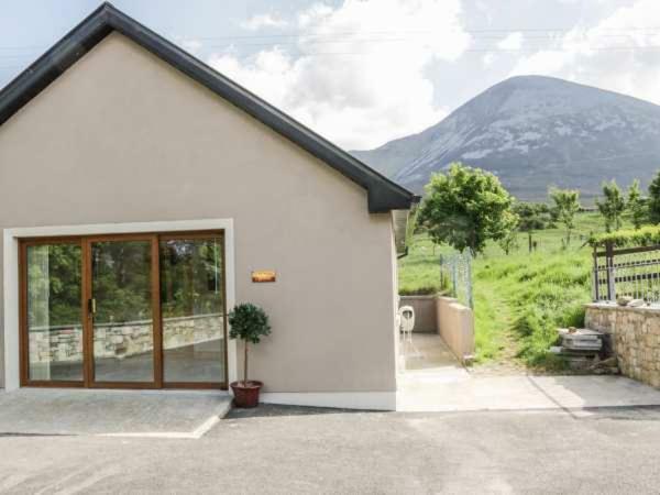 Reek View - Two Bedroom Cottage Westport Bagian luar foto